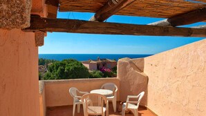 Unclassified image, 3 of 40, button - Sea View Apartment In Beautiful Sardinia - 7 Mins Walk to Beach (Trinità d'Agultu e Vignola)