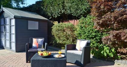 Ideal for Alton Towers, Staffordshire and The Peak District