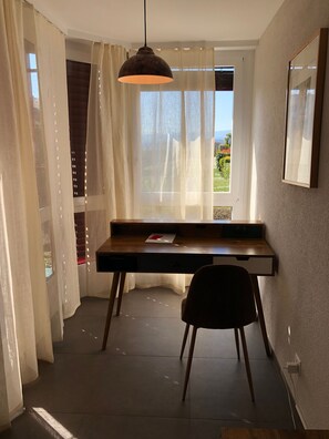 Condo, 1 quarto, para fumantes, sacada | Parte interna