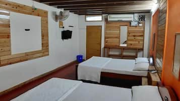Zimmer, 1 Schlafzimmer, Balkon | 1 Schlafzimmer