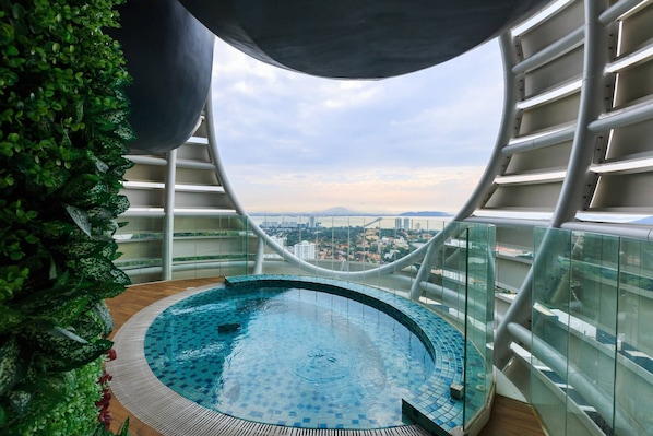 Property grounds - Usm Arte S Designer Condo Near2br Sleep 6 (George Town)