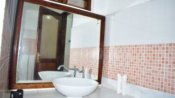 Room, 1 Bedroom, Accessible, Balcony | Bilik Mandi