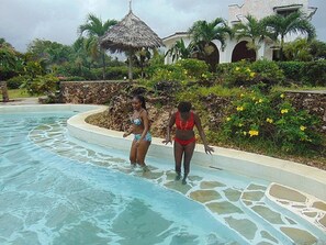Quarto, 1 quarto, para fumantes, sacada | Piscina | Piscina externa