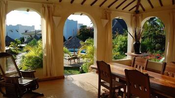 Room, 1 Bedroom, Smoking, Balcony | Property grounds