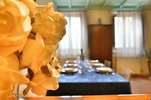 Departamento, 2 habitaciones, con acceso para personas discapacitadas | Restaurantes