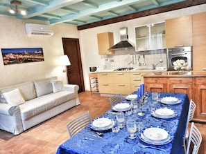 Apartment, 2 Bedrooms, Accessible | Dining - Luna 36 Apartment In Central Florence (Florence)