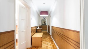Interior - Brand new Fully Furnished Hostel Just 20 Meters From Anjos Metro Station - 10 (Lisbon)