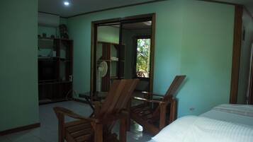 Bungalow, 1 kamar tidur, balkon, pemandangan kebun | Ruang keluarga