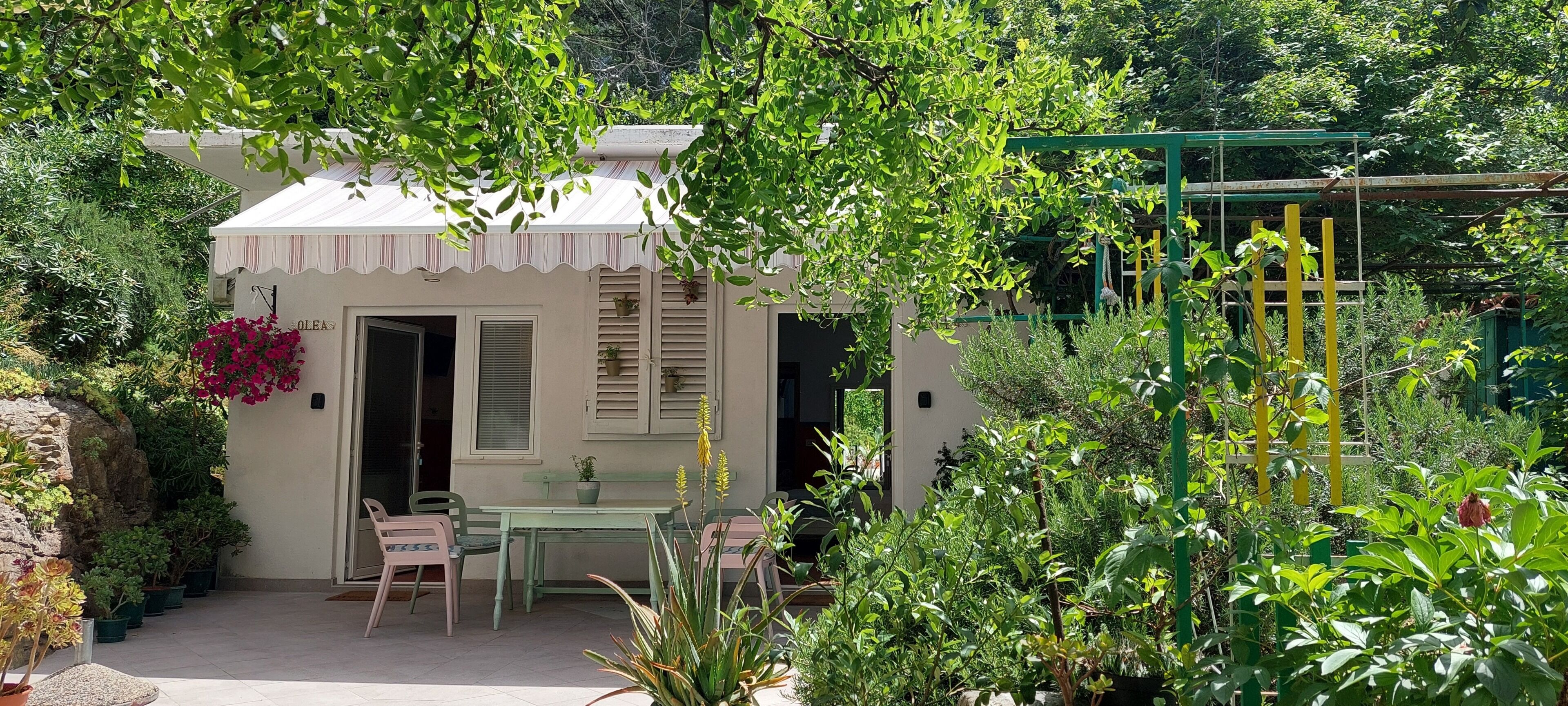 Studio, 1 kamar tidur, Boleh Merokok, patio | Tempat makan outdoor