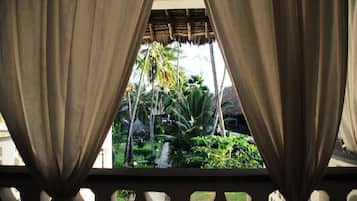 Room, 1 Bedroom, Smoking, Private Pool | Pemandangan dari hartanah
