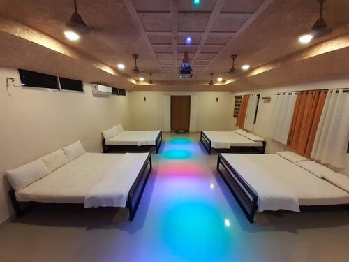 Room in Lodge - Royal Cottage, Anaimalai