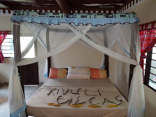 Room-a Wonderful Beach Property in Diani
