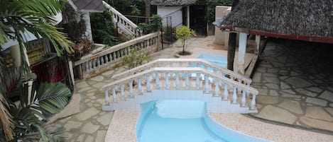 Quarto, vários quartos, para fumantes, piscina particular | Piscina | Piscina externa