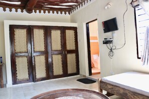 Room, Multiple Bedrooms, Smoking, Private Pool | Ruang tamu