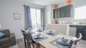 Rumah, 4 kamar tidur, patio | Ruang makan