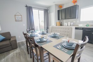 House, 4 Bedrooms, Patio | Dining room