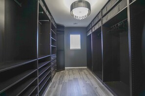 House, 4 Bedrooms, Patio | Interior