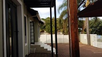 Room, 1 Bedroom, Terrace, City View | Property entrance