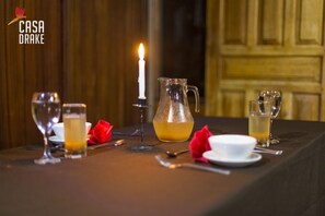 ห้องพัก, 1 ห้องนอน, สูบบุหรี่ได้, ระเบียง | ร้านอาหาร