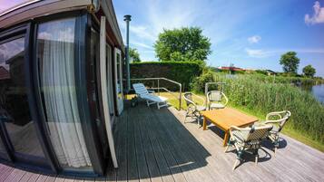 Chalet, 2 Bedrooms, Patio, Garden View | Outdoor dining