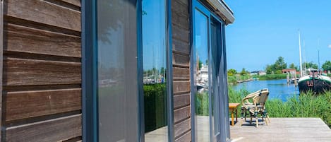 Chalet, 2 slaapkamers, patio, uitzicht op tuin | Terrein van de accommodatie