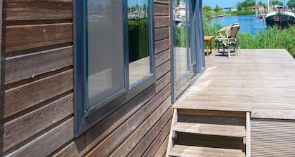 Chalet Valentina With Sauna by the Lauwersmeer