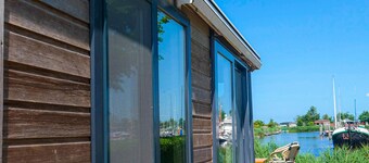 Chalet Valentina With Sauna by the Lauwersmeer
