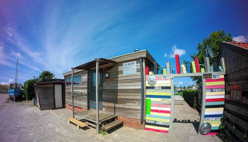 Chalet Valentina With Sauna by the Lauwersmeer