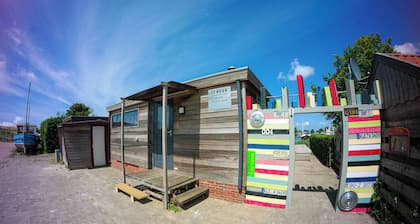 Chalet Valentina With Sauna by the Lauwersmeer
