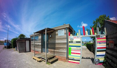 Chalet Valentina With Sauna by the Lauwersmeer