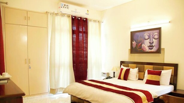 Unclassified image, 1 of 18, button - Room-maplewood Guest House, Neeti Bagh, (New Delhi)