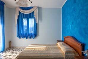 1 bedroom, free WiFi, alarm clocks - Bb La Mortella With Pool (Roccadaspide)