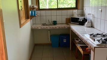 Kamar, 1 kamar tidur, balkon, pemandangan kebun | Interior