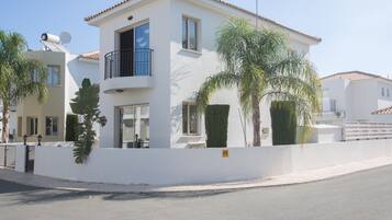 Villa, 3 Bedrooms, Private Pool, Garden View | Exterior