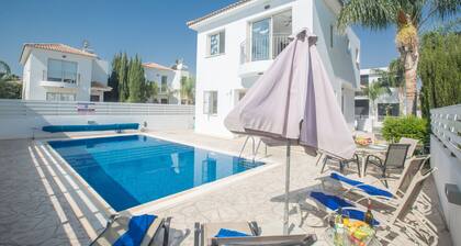 Villa Megan,modern 3bdr Villa,close To The Beach