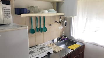 Condo, 1 Bedroom, Smoking, Balcony | Private kitchen