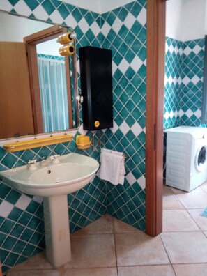 House, 2 Bedrooms, Accessible, Smoking | Bathroom - Sa Domu Sarda - Apartment With Garden (Piscinas)