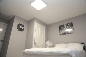 Room, 1 Bedroom | 1 bedroom, free WiFi, bed sheets - Room in House - Aa Guest Room6 (London)