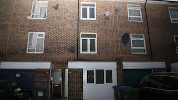 Room, 1 Bedroom | View from property