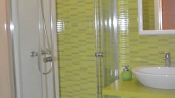 Room, 1 Bedroom, Accessible, Smoking | Bathroom | Towels