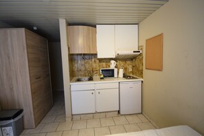 Room, 1 Bedroom, Terrace | Interior