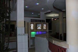 Zimmer, 1 Schlafzimmer, Raucher, eigener Pool | Lounge