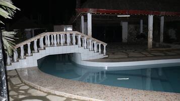 Udendørs pool