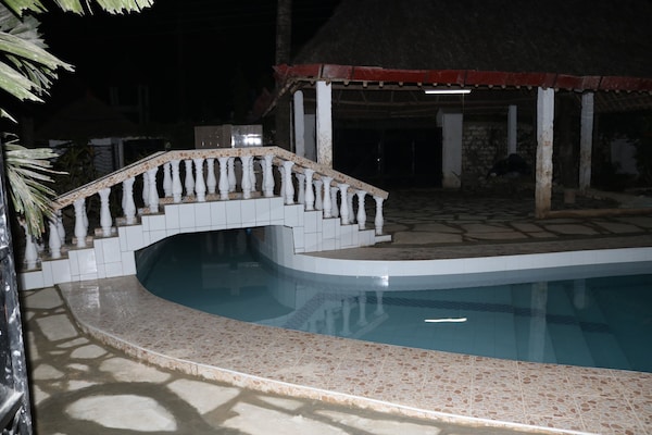 Room-a Wonderful Beach Property In Diani - Mombasa