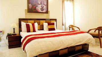 Room, 1 Bedroom, Accessible, Smoking | 1 bedroom, iron/ironing board