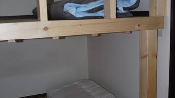 Room A, Non Smoking | 1 bedroom, free WiFi
