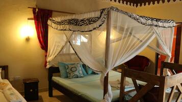 Zimmer, 1 Schlafzimmer, Raucher, eigener Pool | 1 Schlafzimmer