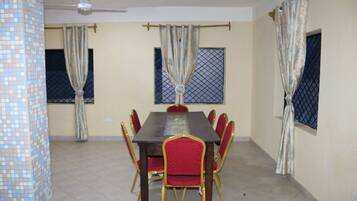 Room, 1 Bedroom, Smoking, Private Pool | Dining room