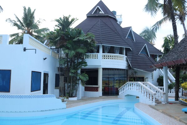 Exterior - Room-a Wonderful Beach Property in Diani (Mombasa)