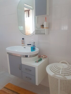 Rom, 1 soverom, privat basseng | Bad | Hårføner